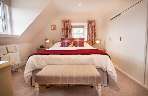 Golspie Cabaña | Traditional Highland semi-detached old stone cottage