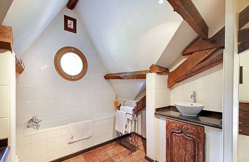 Raizeux Casa | Traditional Holiday Home in Raizeux with Terrace