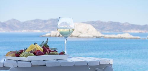 Mandrakia Casa | Traditional House by the Sea