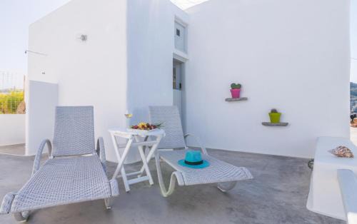 Mandrakia Casa | Traditional House by the Sea
