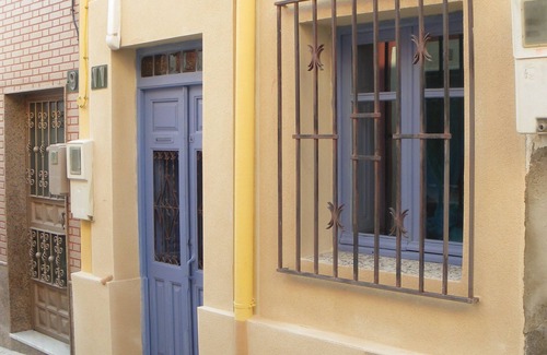 Almeria Centro Casa | Casa en zona histórica el puerto y el castillo ( en opcion parking sabanas)