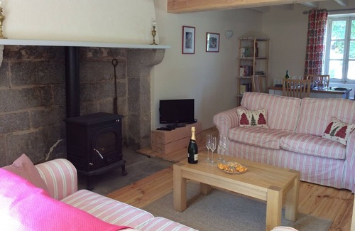 Saint-Domet Cabaña | Traditional luxury cottage, peace and quite, fantastic night skies.