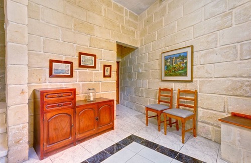 Senglea Casa | Traditional Maltese Townhouse Roof Terrace and Views