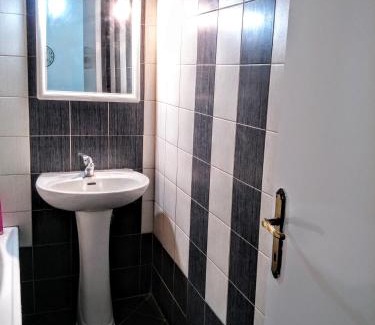 Grevena Apartamento | Traditional penthouse with mountain view