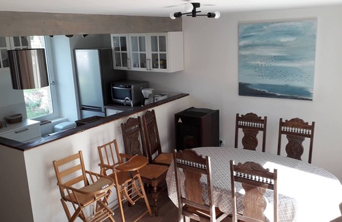 Ambon Casa | Traditional Penty 200m from Betahon beach - Equipped for telecommuting
