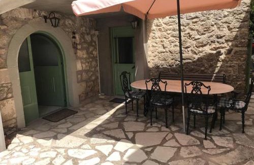 Kavallos Casa | Traditional Stonehouse in Kavalos