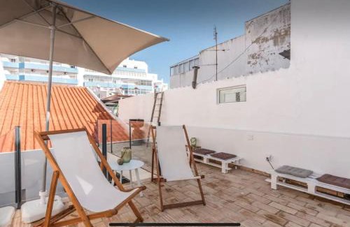 Portimao City Centre Casa | Traditional townhouse with private patio and pool