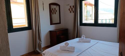 Liapades Casa | Traditional two level Apartment
