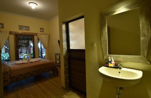 Bebandem Casa | ¡Vibraciones Tradicionales! Habitación Doble de 1 dormitorio en Karangasem