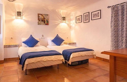 Tozar Cabaña | Traditional village house with large pool, in great countryside. Explore!