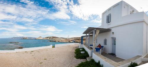 Mandrakia Casa | Traditional Waterfront House