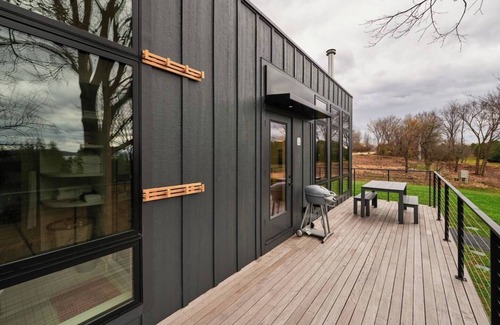North Hero Casa | Tradstuga: tree cottage