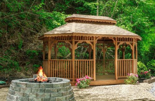 Pittman Center Casa | Trail Head by Stony Brook Cabins
