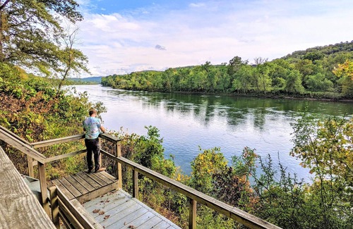 Boswell Casa | Trail's End River Cabin ~ remote with fiber wifi