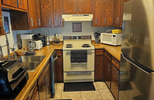 Bessemer Condominio | Trail View 2: Private Hot Tub, Theater, Central Air, Massage, Sauna, Mt. Views