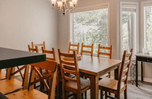 Big White Ski Resort Apartamento | Trailblazers Retreat 3 Bed with Family Games Room