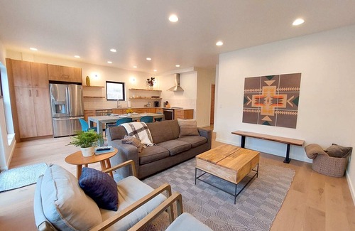 Winthrop Casa | Trails End B - 3 bedroom modern Winthrop townhome