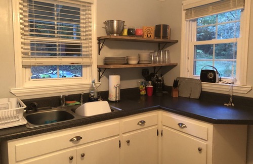 Nebo Cabina | Trails End Cabin, Pet Friendly, Lake James Oasis