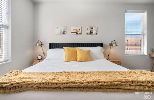 Rogers Apartamento | Trails End Here, Pool, King Beds, Gym, Lux Apt
