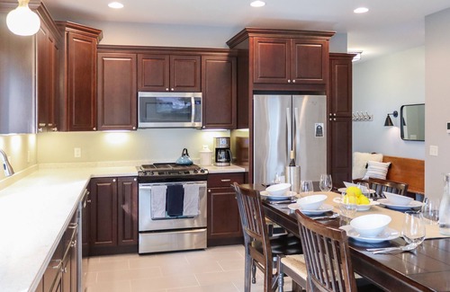 Ellicottville Casa | Trail’s End: Large, modern, 10min walk to town, ultra-fast Wi-Fi, heated floors!