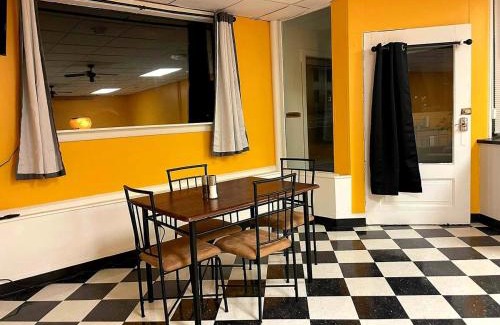 South Range Apartamento | Trailside Furnished Apartment
