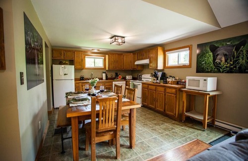 Pittsburg Casa | Trailside Lodge - Direct Trail Access with Game Table, New AC