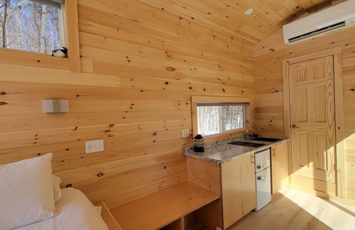 Dorchester Apartamento | Trailside Stays- Tiny House in the Woods-Chickadee