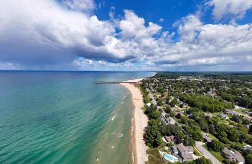 South Haven Casa | Trailside Treasure - Pool access new construction