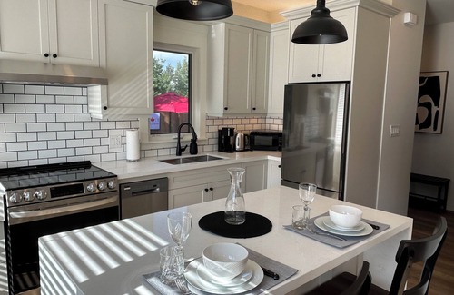 Erin Casa | Trailway Coach House in Erin Ontario. explore the Elora Cataract Trailway