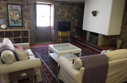Lanhelas Casa | Trajadinha - Casa da Travessa
