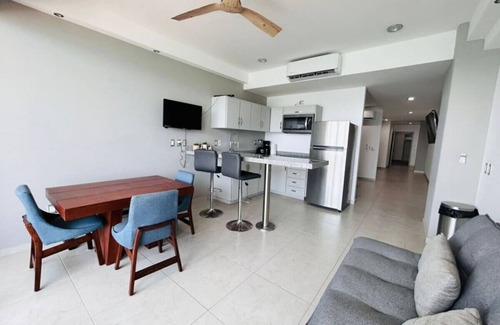 Zona Dorada Apartamento | pie de playa y con vista al mar by Gpsrentas