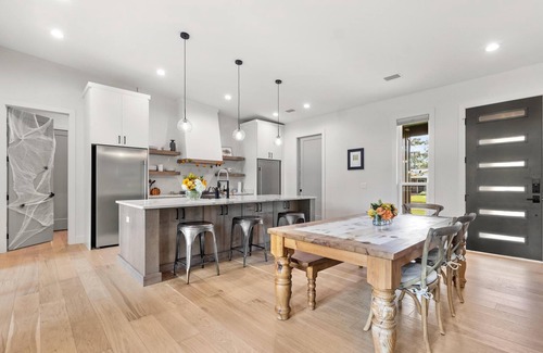 Gainesville Casa | Trampoline, Basketball and Grill! Central, Modern New Build!