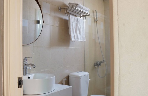 Binh Thanh Hotel | Trang An Hotel