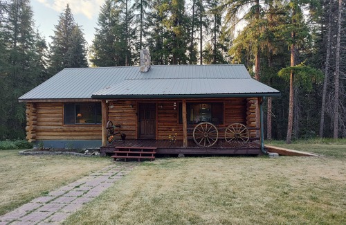 Libby Cabina | Tranquil 1-bedroom in Libby
