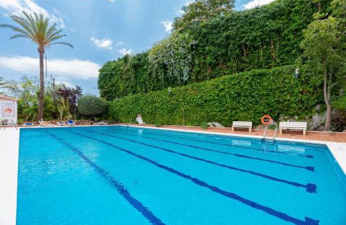 Nueva Andalucia Apartamento | Tranquil 2 BDRM Peaceful Apt w/2 Pools