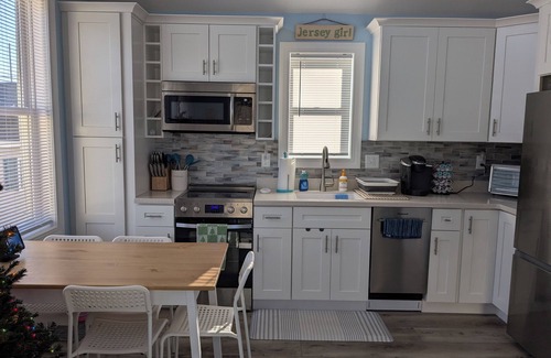 Ocean Beach III Casa | Tranquil 2-bedroom bungalow in OB2 Lavallette with AC, WiFi