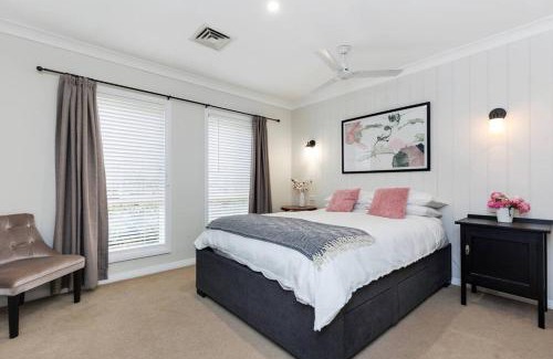 Lake Albert Villa | Tranquil 2-bedroom retreat