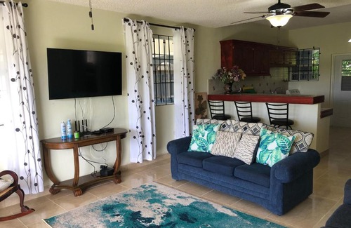 Woodbourne Apartamento | Tranquil 2-bedroom rental in beautiful Barbados