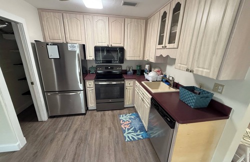Horseshoe Beach Casa | Tranquil 3-bedroom house on Canal in Horseshoe Beach.