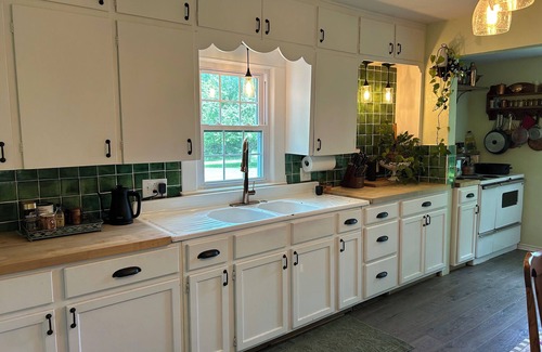 Carthage Otro | Tranquil 3-bedroom farmhouse in charming Carthage with AC