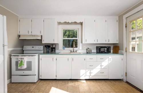 South Portland Casa | Tranquil 3B Residence: Near Downtown Portland