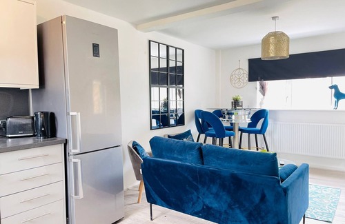 Peterborough Casa | Tranquil 3BR Retreat | Pet-Friendly + Free Parking