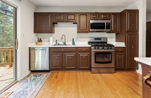 Woodridge Casa | "Tranquil 3BR: Space & Comfort"