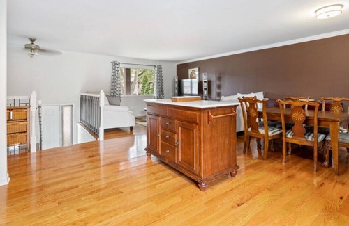 Woodridge Casa | "Tranquil 3BR: Space & Comfort"