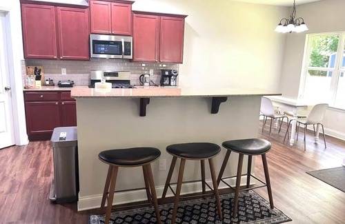 Wessex Square Casa | Tranquil 4-bedroom house in Charlotte
