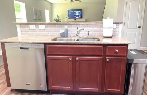 Wessex Square Casa | Tranquil 4-bedroom house in Charlotte