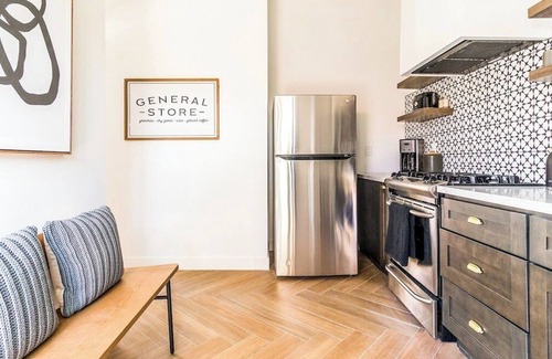 Bixby Knolls Casa | Tranquil 4B Home with cozy Patio