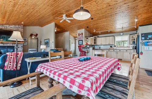 Lion's Head Cabaña | Tranquil 4BR Bayfront Island Retreat