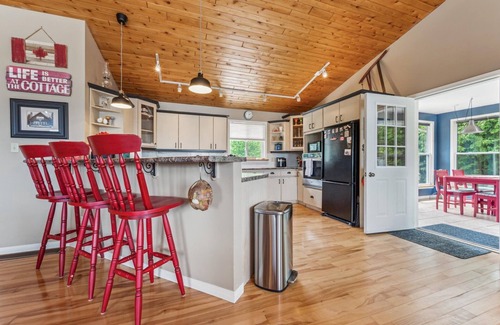 Lion's Head Cabaña | Tranquil 4BR Bayfront Island Retreat