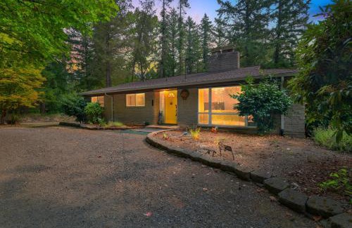 Sammamish Casa | Tranquil 4BR Escape Deck, Huge Yard & Nature home